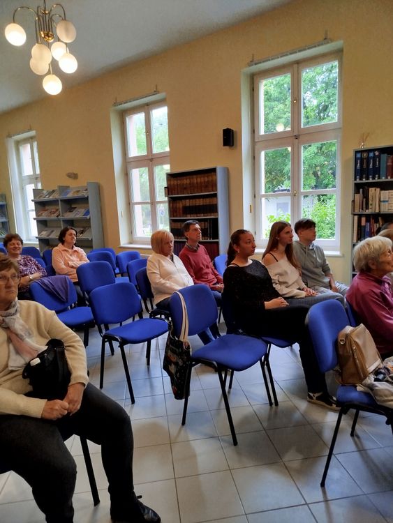 Újra könyvtári előadáson jártak kollégistáink!