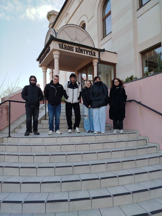 Könyv-és könyvtártárhasználati vetélkedő