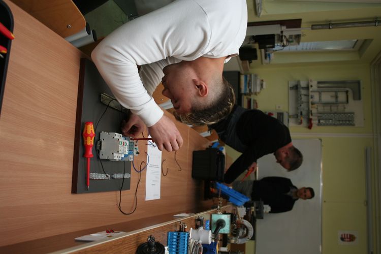 Villanyszerelő szakmai vizsga